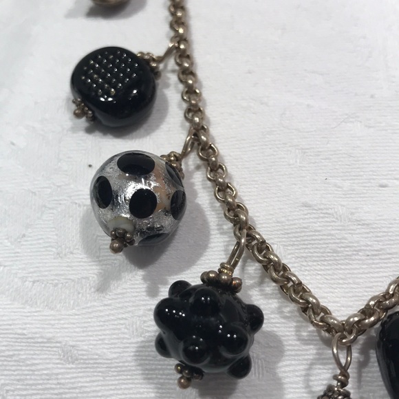 Artisan Glass bead necklace in black and white - Picture 4 of 16
